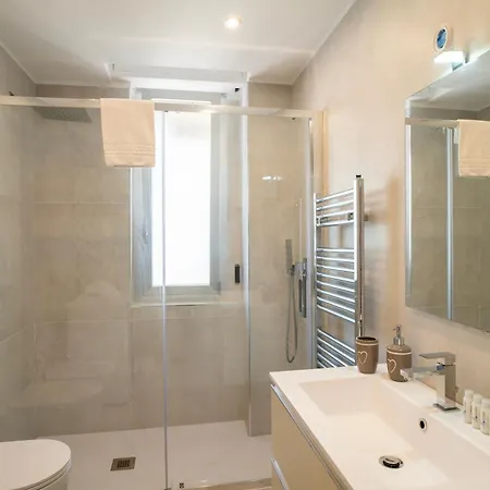 Hostfacile - New Beach Front - Wifi - Air Conditioning Ventimiglia