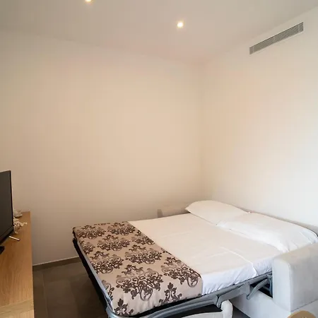 Hostfacile - New Beach Front - Wifi - Air Conditioning *