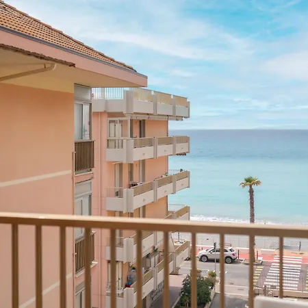 Hostfacile - New Beach Front - Wifi - Air Conditioning *