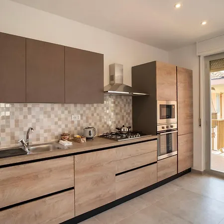 Hostfacile - New Beach Front - Wifi - Air Conditioning Apartment Ventimiglia